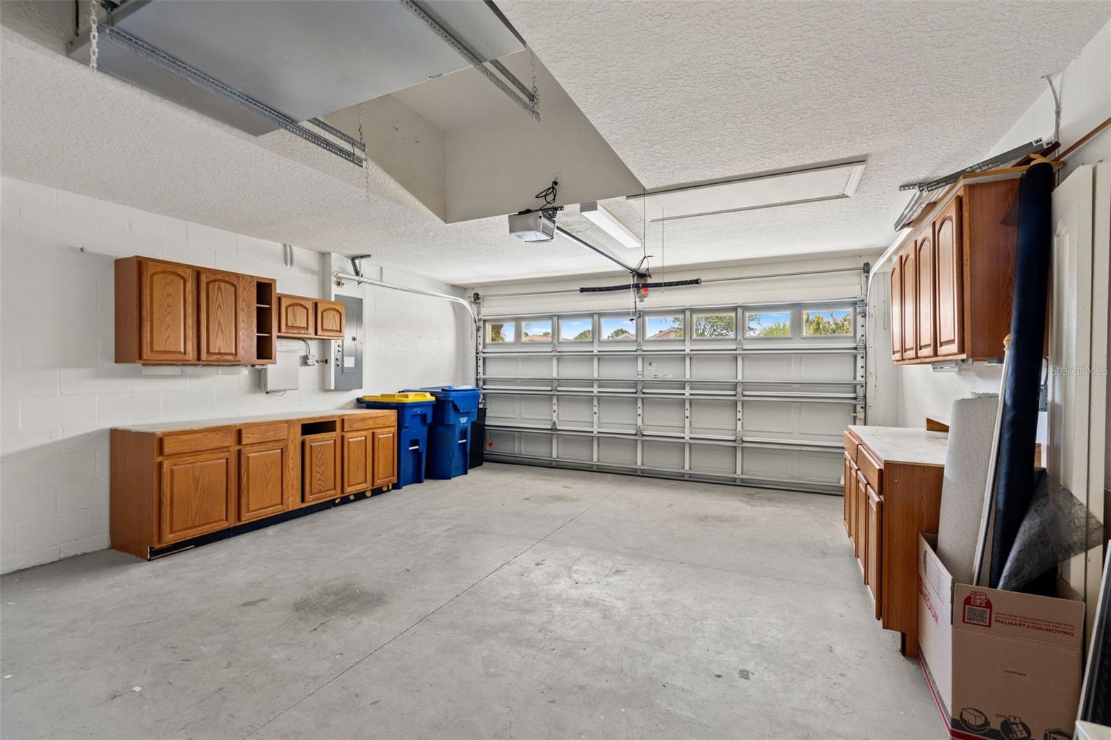 2913 BANYAN HILL LN
