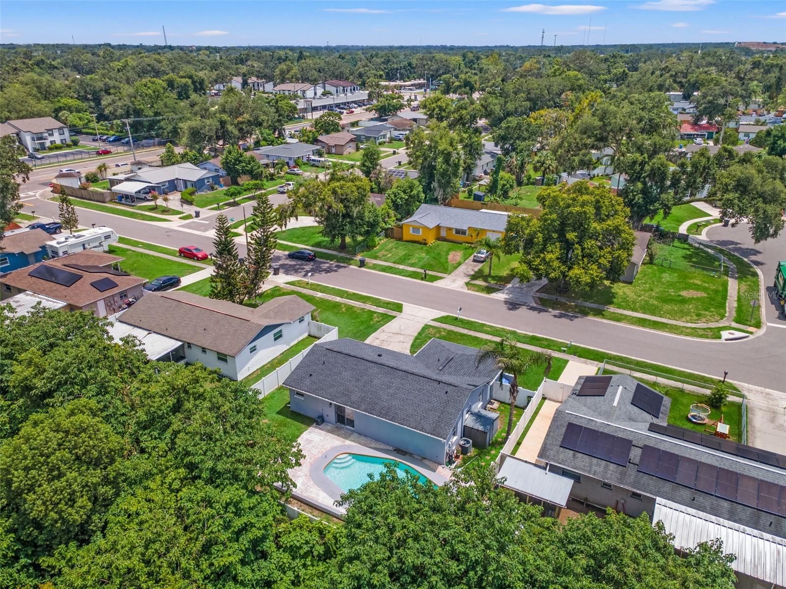 560 ROBIN HILL CIR