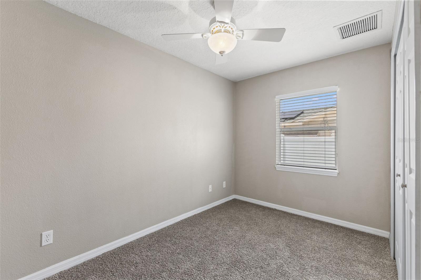 560 ROBIN HILL CIR