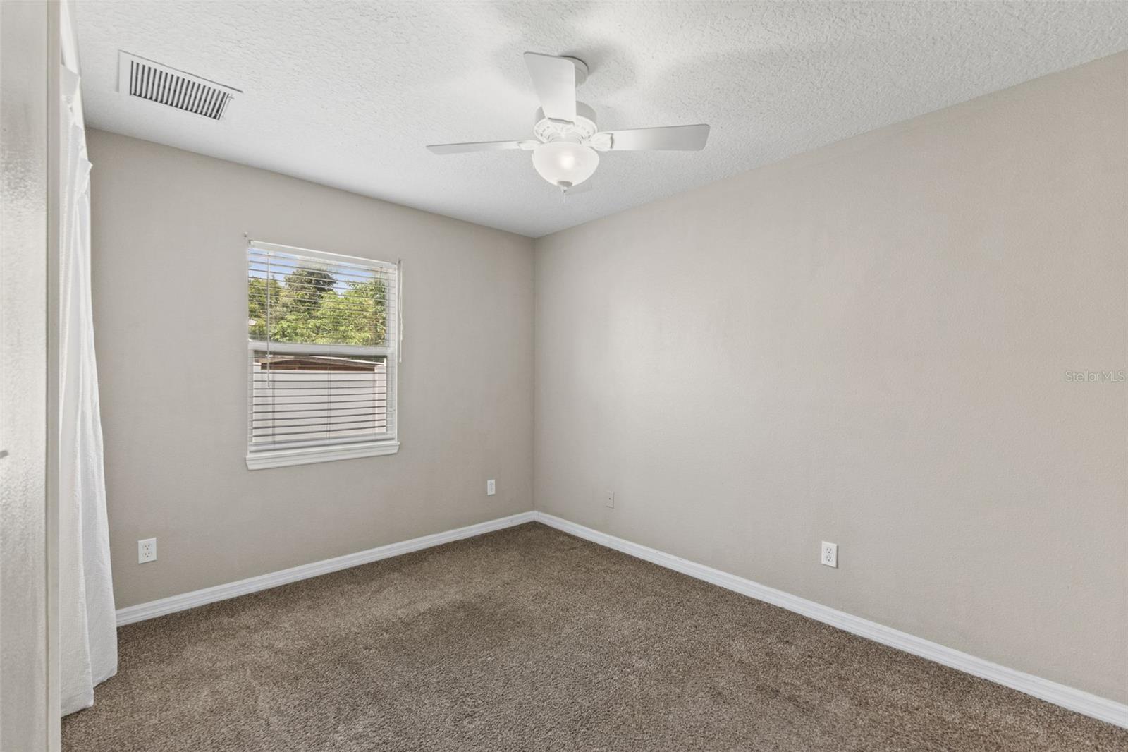 560 ROBIN HILL CIR