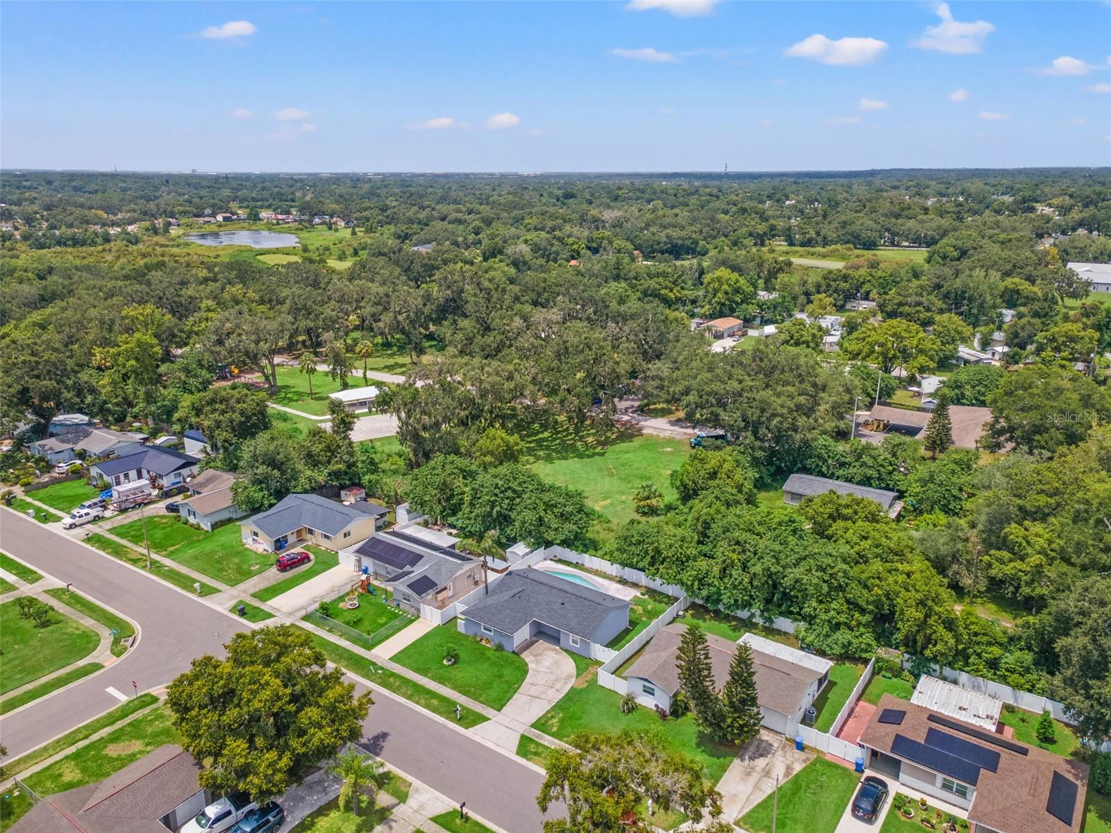 560 ROBIN HILL CIR