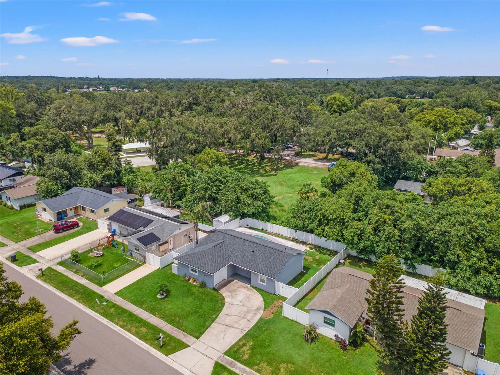 560 ROBIN HILL CIR