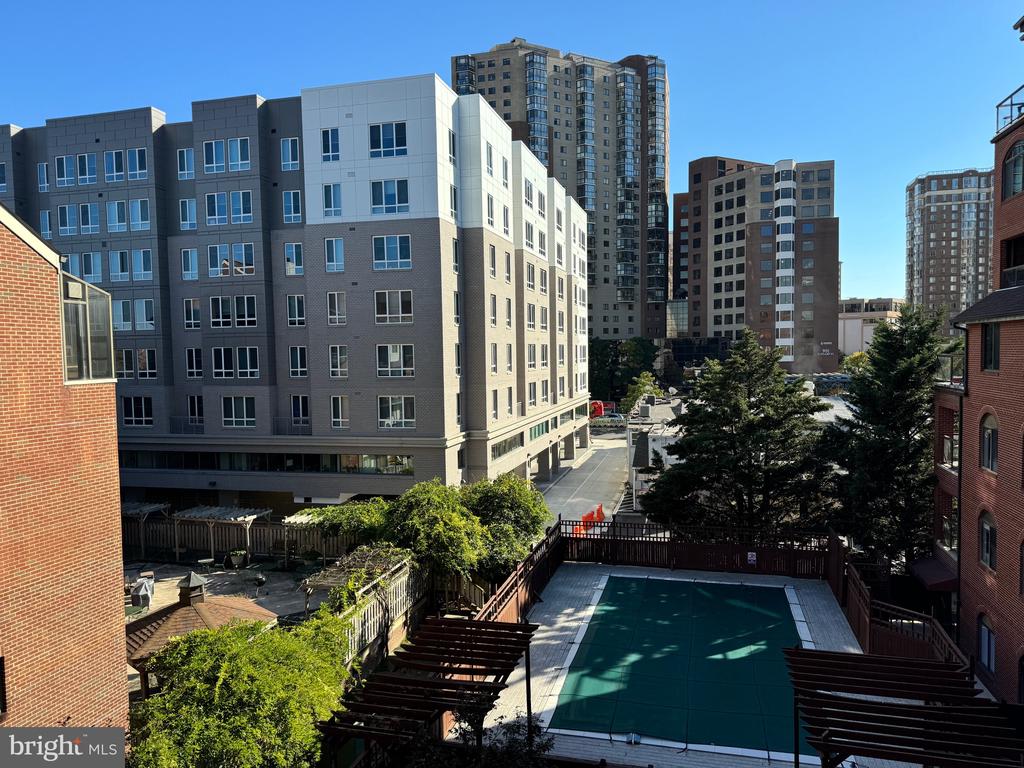 1029 N STUART STREET Unit: 401