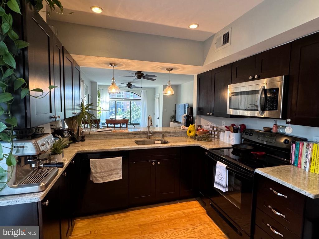 1029 N STUART STREET Unit: 401