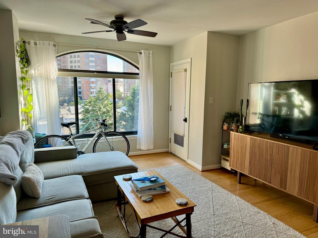 1029 N STUART STREET Unit: 401