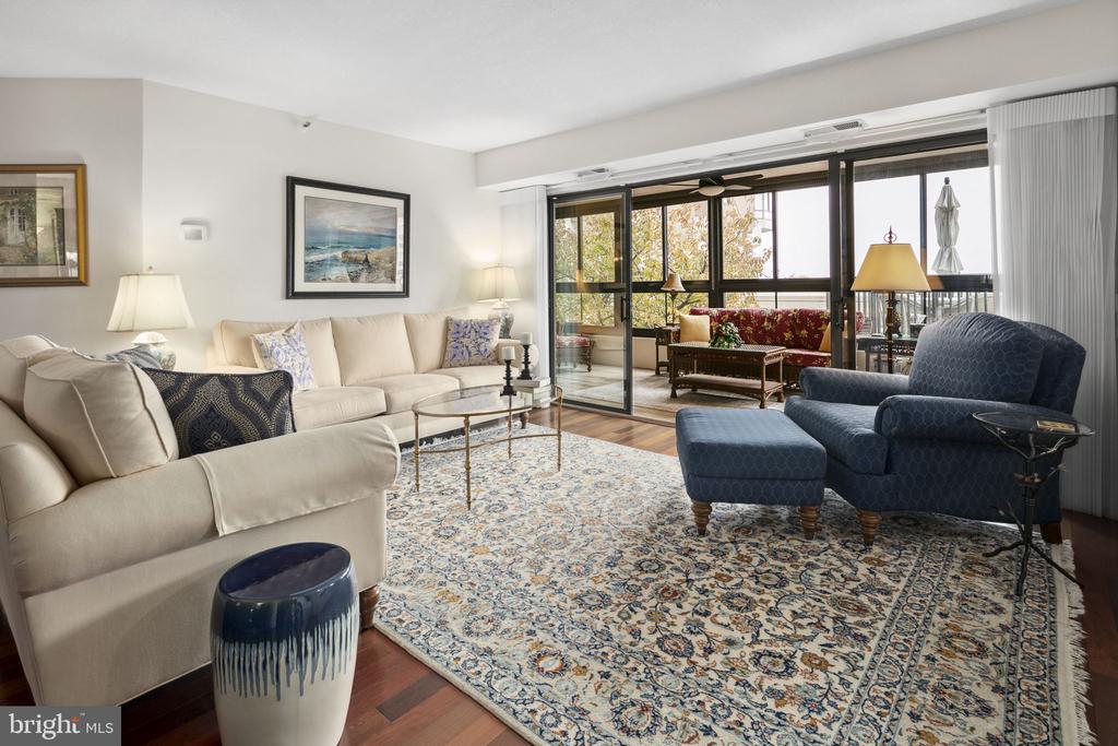 1600 N OAK STREET Unit: 219