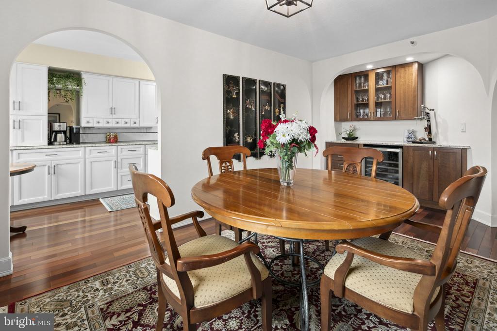 1600 N OAK STREET Unit: 219