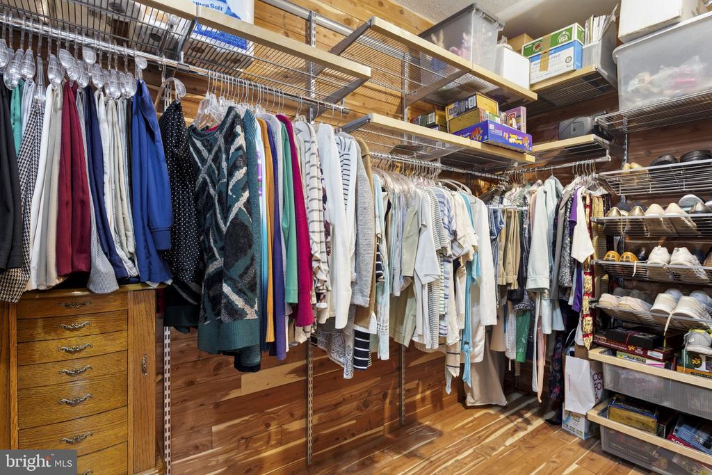 1600 N OAK STREET Unit: 219