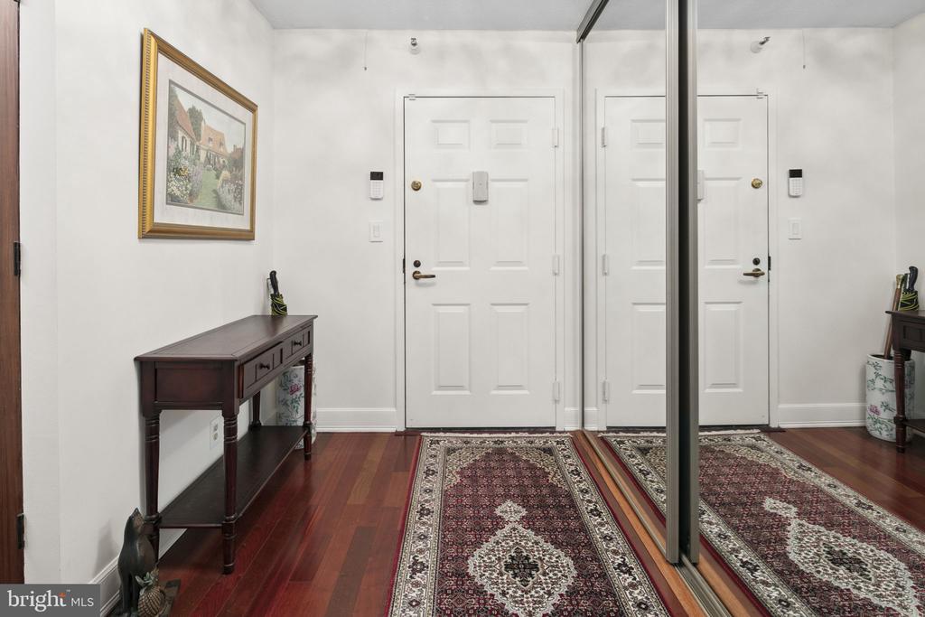 1600 N OAK STREET Unit: 219