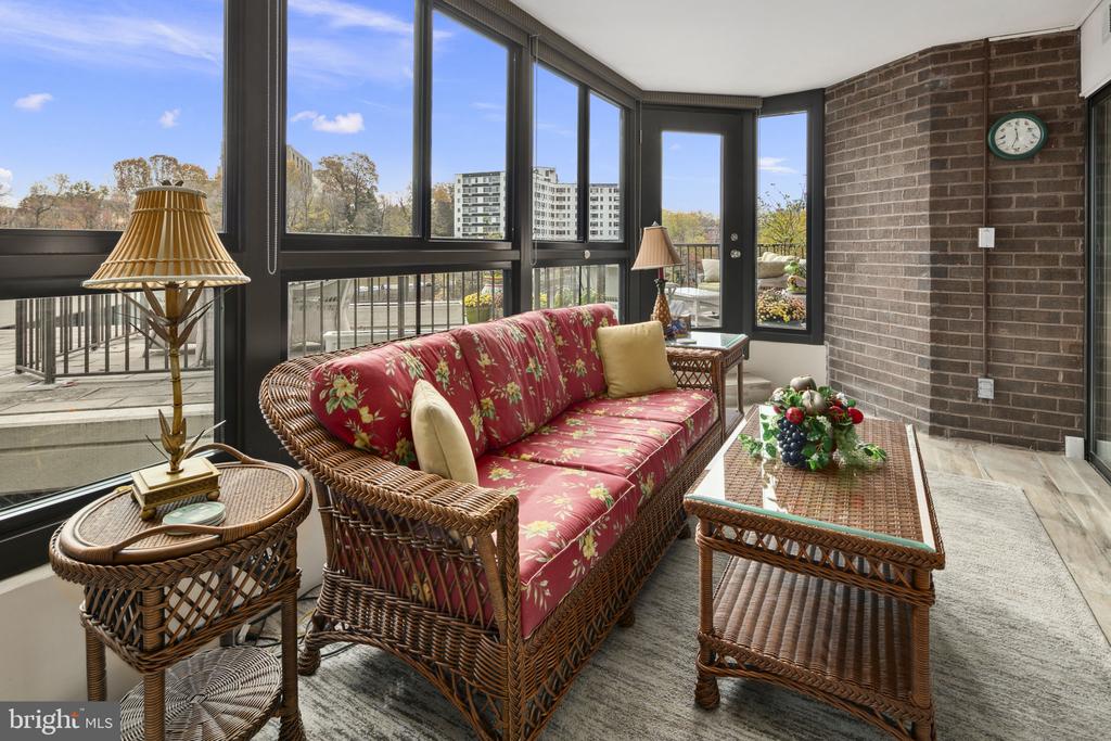 1600 N OAK STREET Unit: 219
