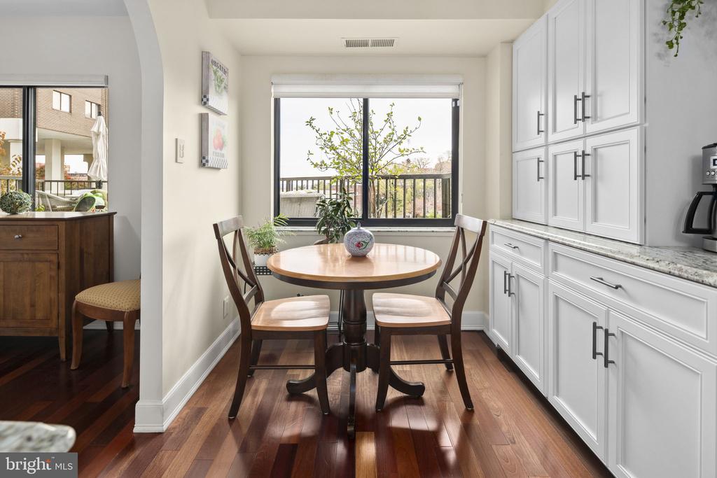 1600 N OAK STREET Unit: 219
