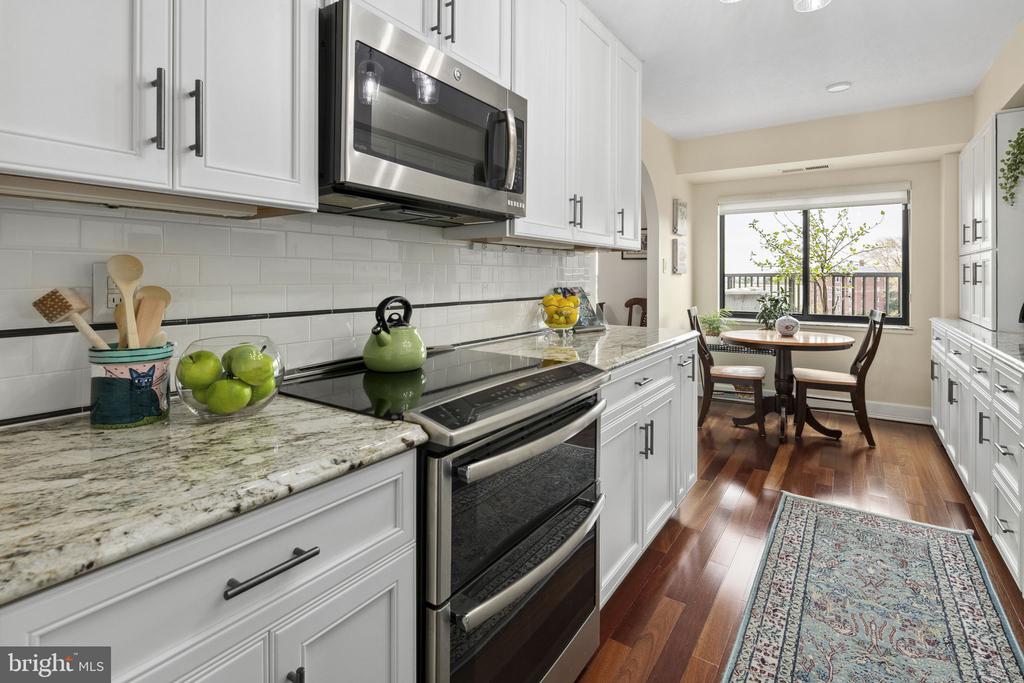 1600 N OAK STREET Unit: 219