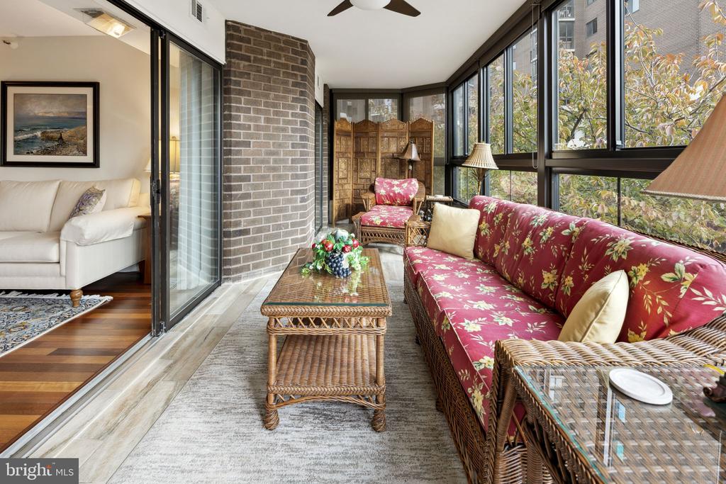 1600 N OAK STREET Unit: 219