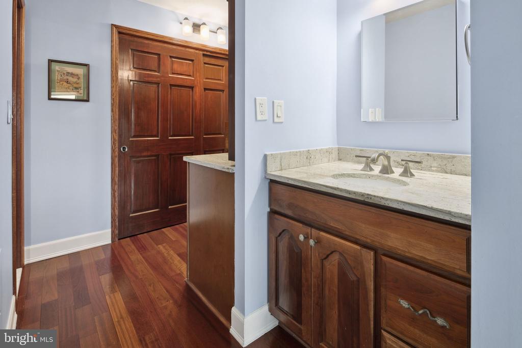 1600 N OAK STREET Unit: 219