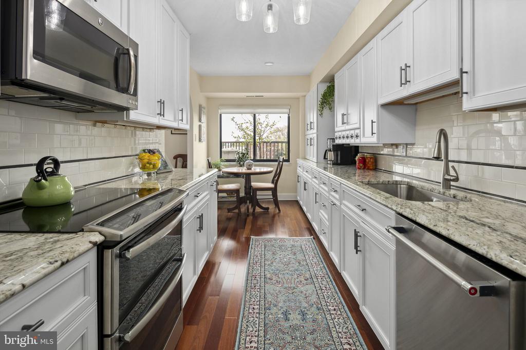 1600 N OAK STREET Unit: 219