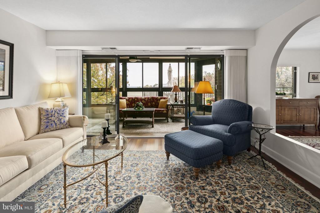 1600 N OAK STREET Unit: 219