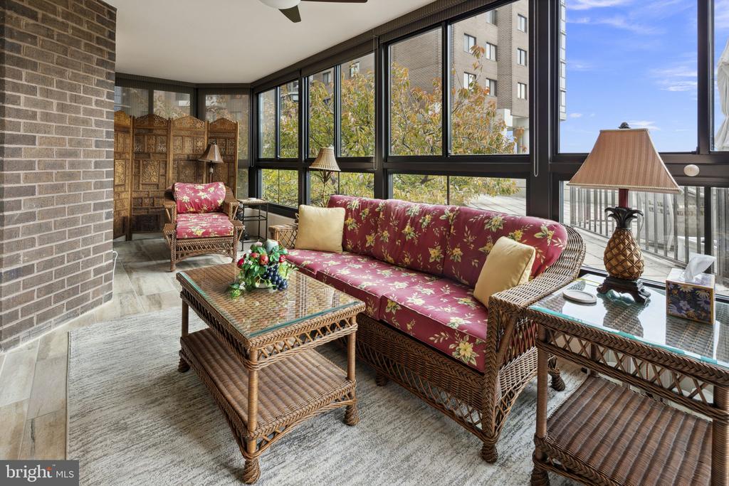 1600 N OAK STREET Unit: 219