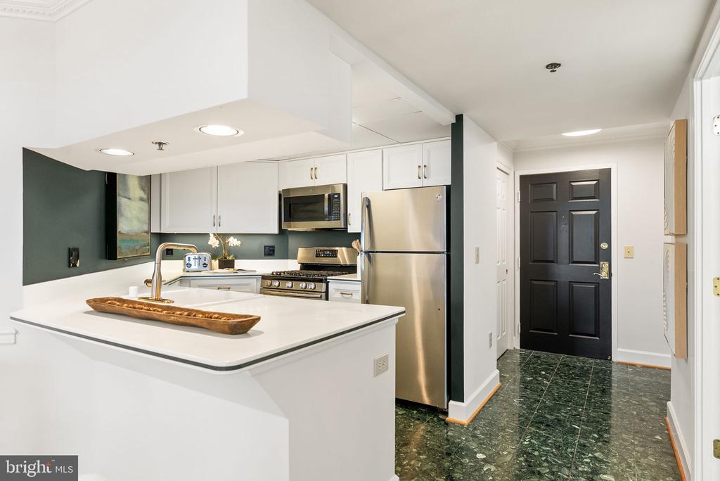 1276 N WAYNE STREET Unit: 830