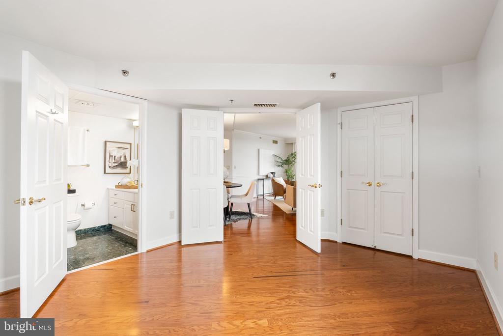 1276 N WAYNE STREET Unit: 830