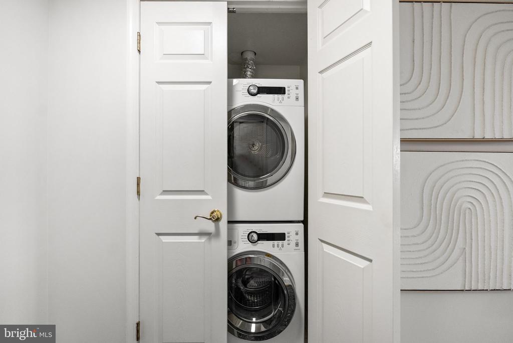 1276 N WAYNE STREET Unit: 830