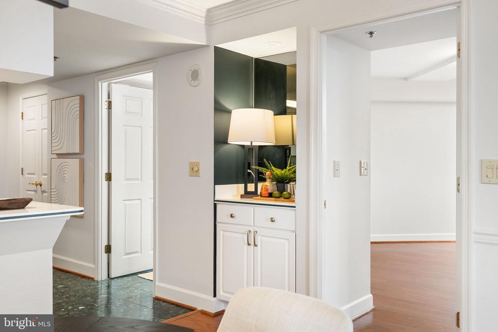 1276 N WAYNE STREET Unit: 830