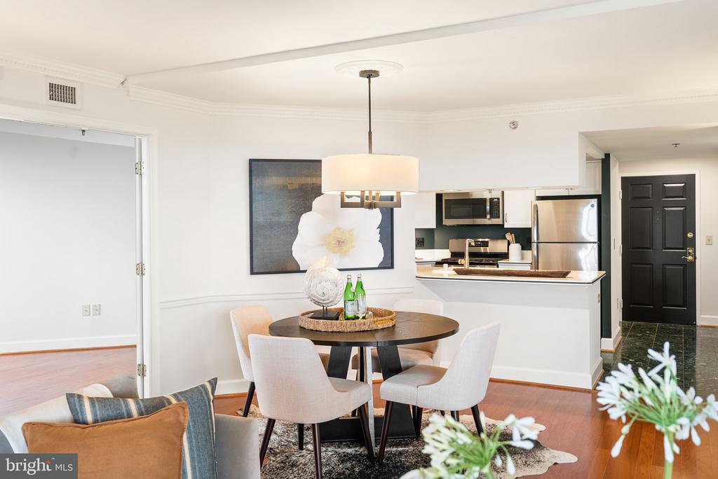 1276 N WAYNE STREET Unit: 830
