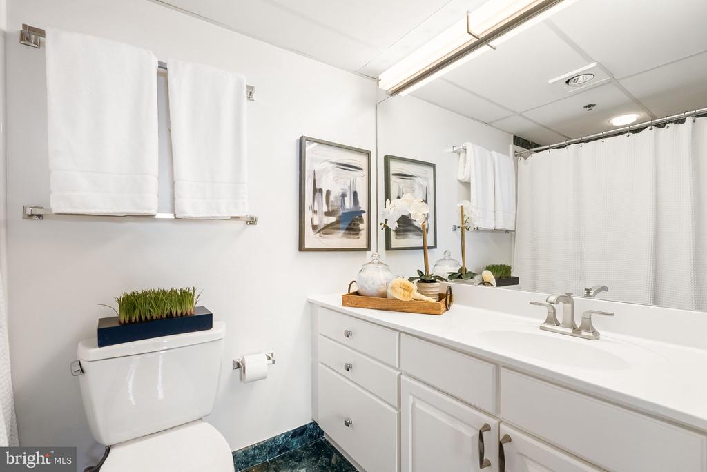 1276 N WAYNE STREET Unit: 830
