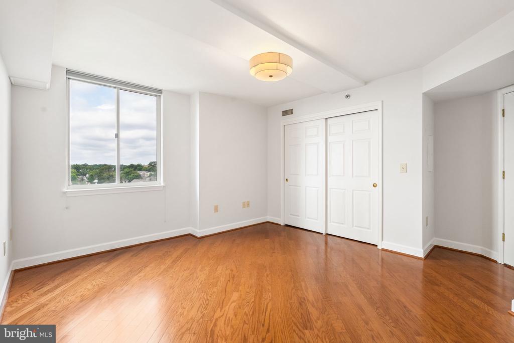 1276 N WAYNE STREET Unit: 830