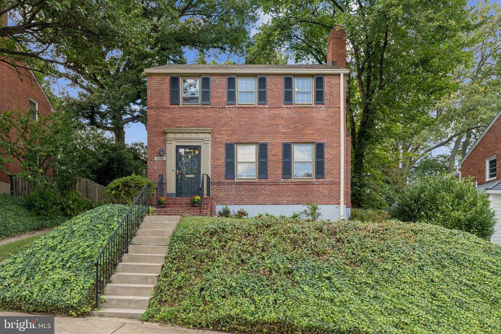 1008 N LIVINGSTON STREET