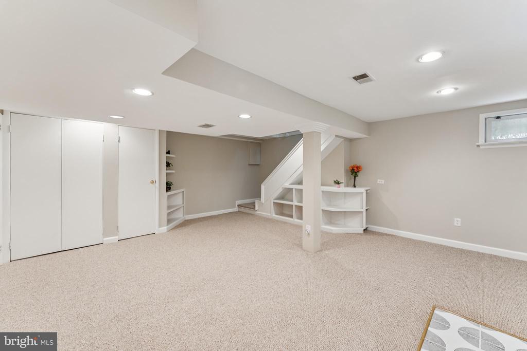 1008 N LIVINGSTON STREET