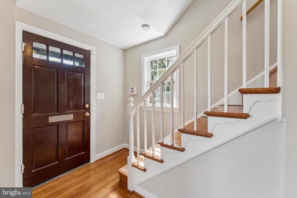 1008 N LIVINGSTON STREET