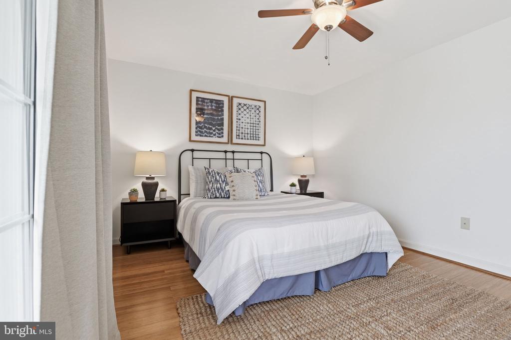 6924 FAIRFAX DRIVE Unit: 230