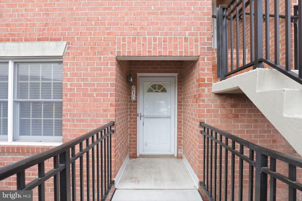 6924 FAIRFAX DRIVE Unit: 230