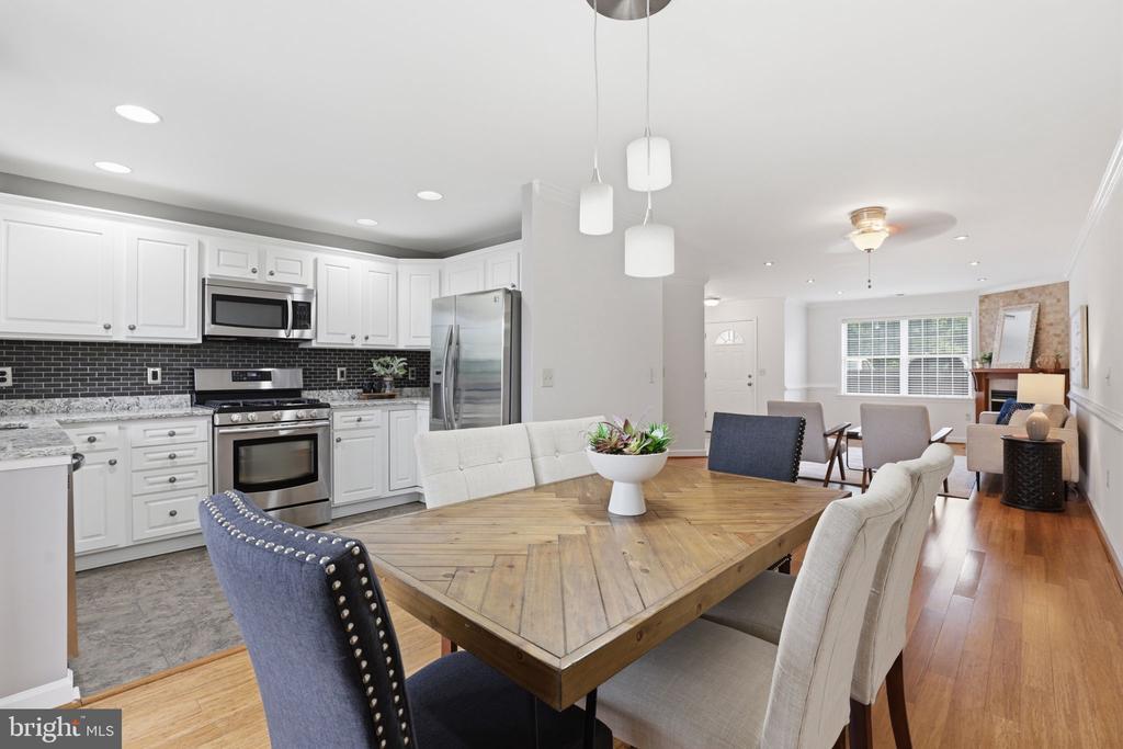 6924 FAIRFAX DRIVE Unit: 230