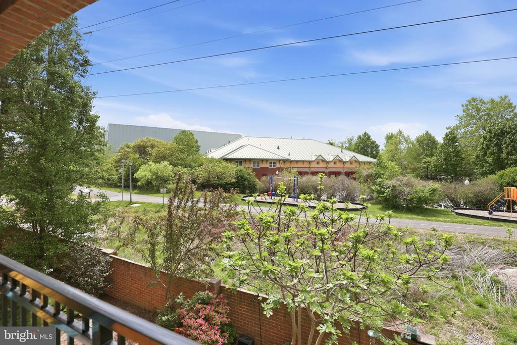 6924 FAIRFAX DRIVE Unit: 230