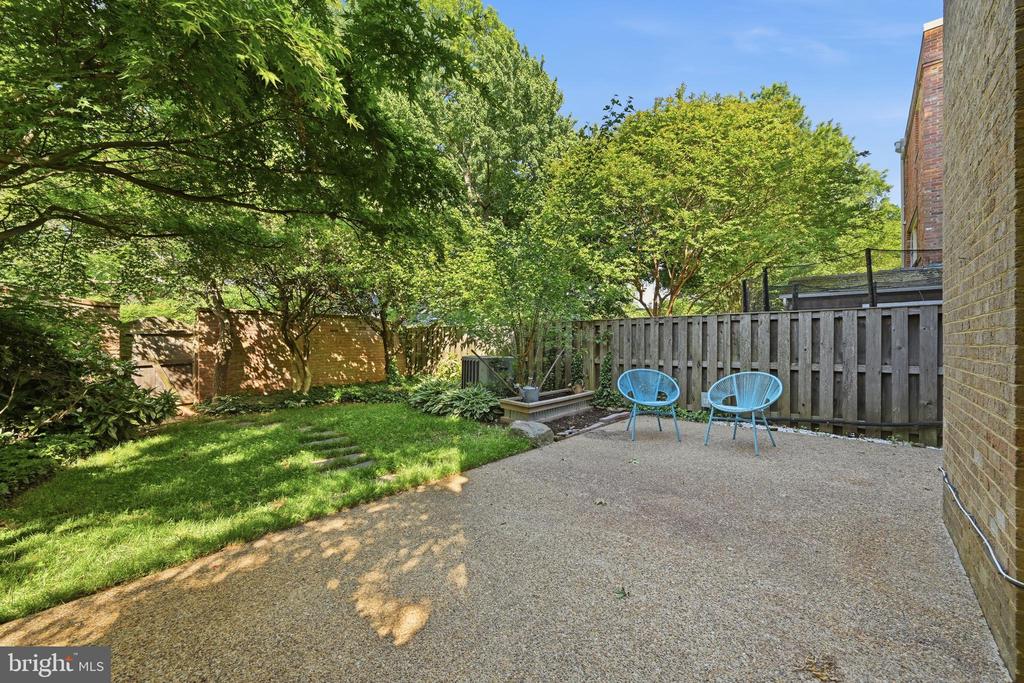 2311 N GLEBE ROAD