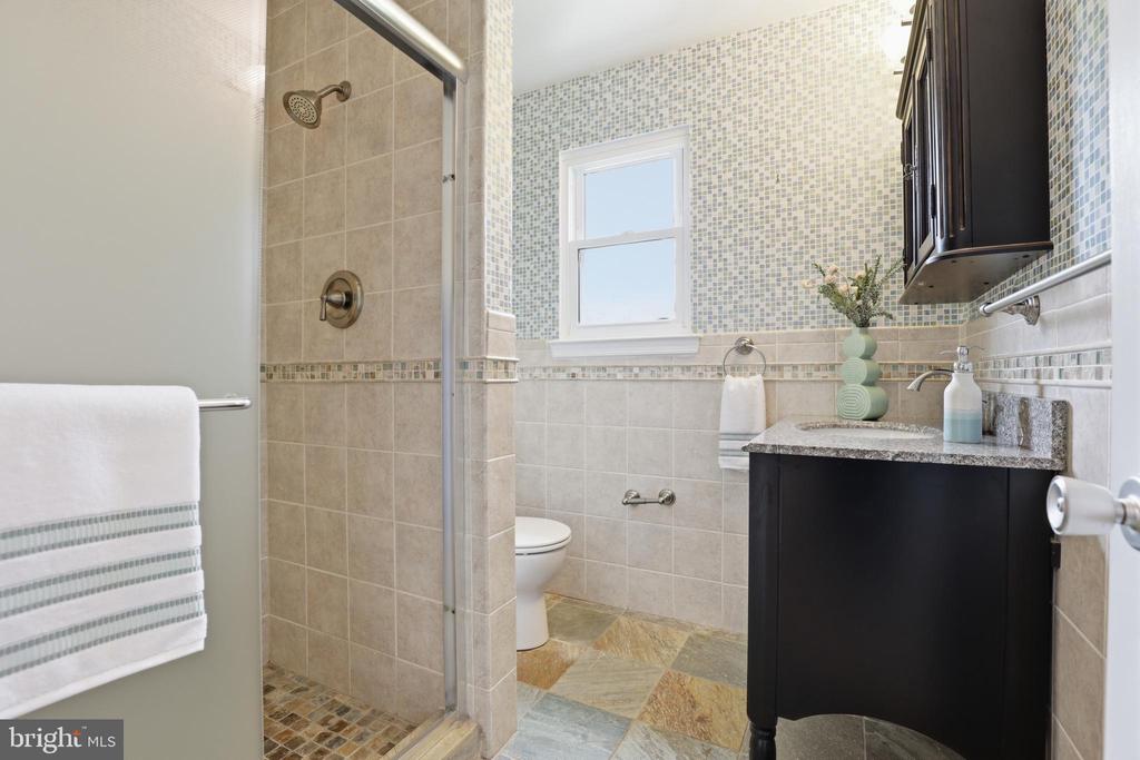 5426 11TH STREET N