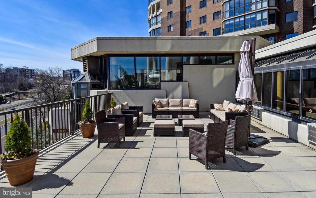 1600 N OAK STREET Unit: 618