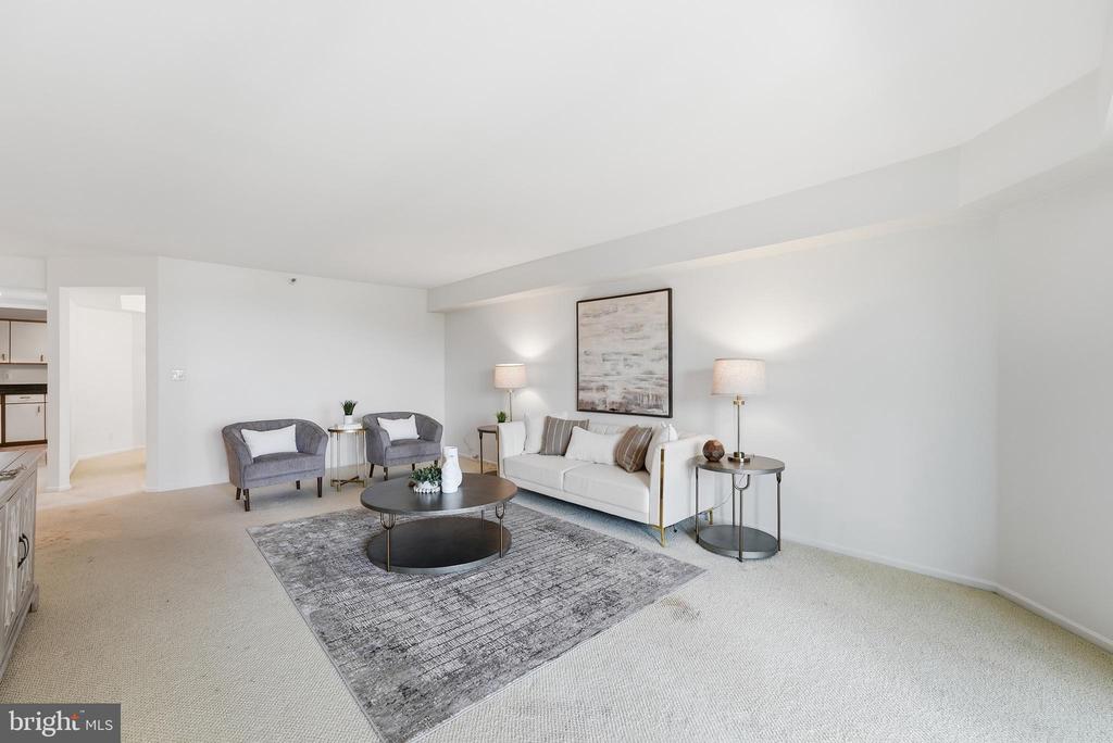 1600 N OAK STREET Unit: 618