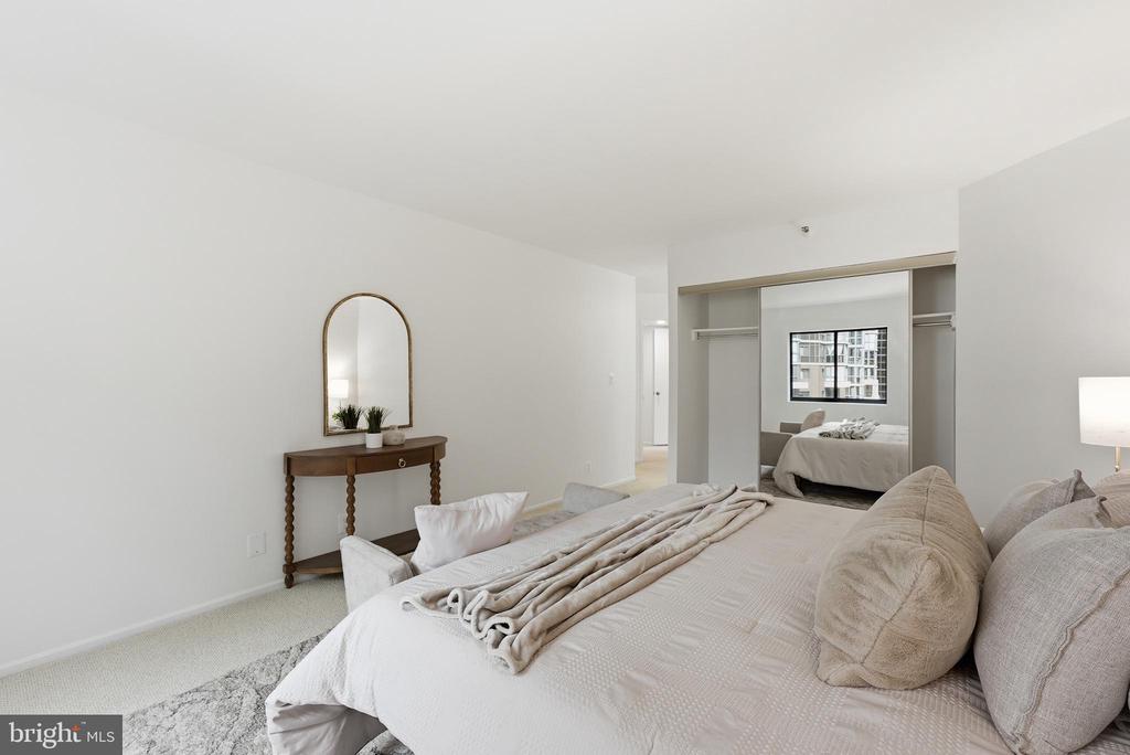 1600 N OAK STREET Unit: 618
