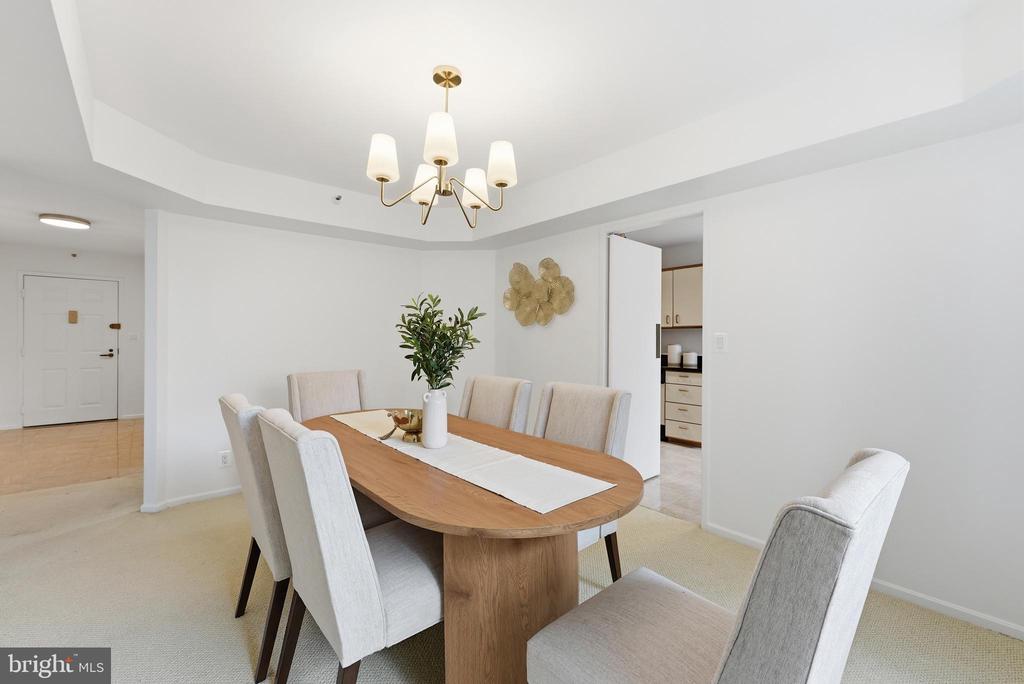 1600 N OAK STREET Unit: 618
