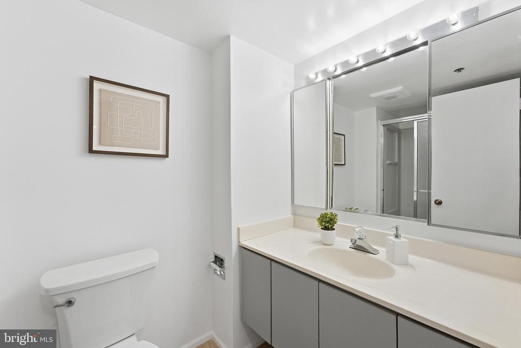 1600 N OAK STREET Unit: 618