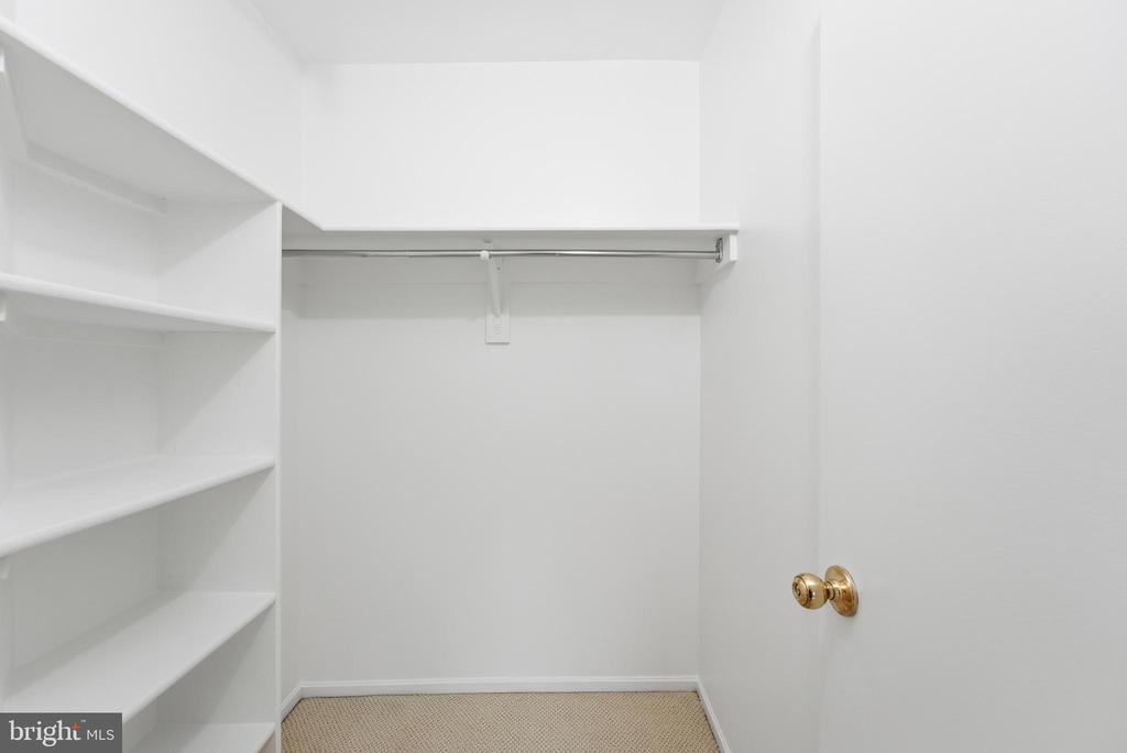 1600 N OAK STREET Unit: 618