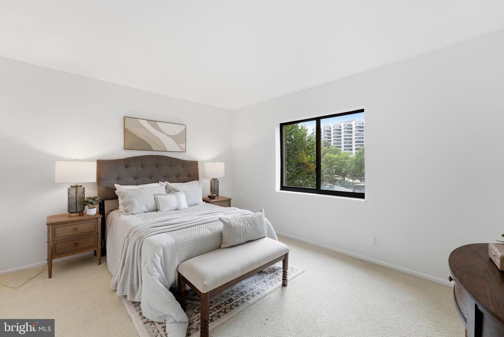 1600 N OAK STREET Unit: 618