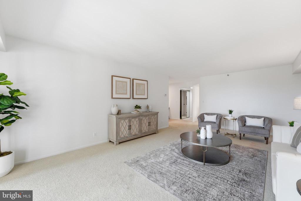 1600 N OAK STREET Unit: 618