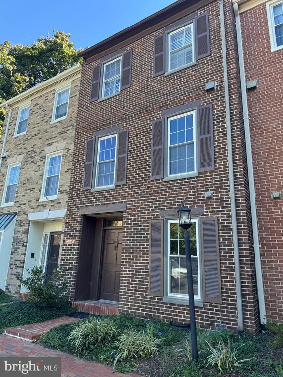 6703 WASHINGTON BOULEVARD Unit: E