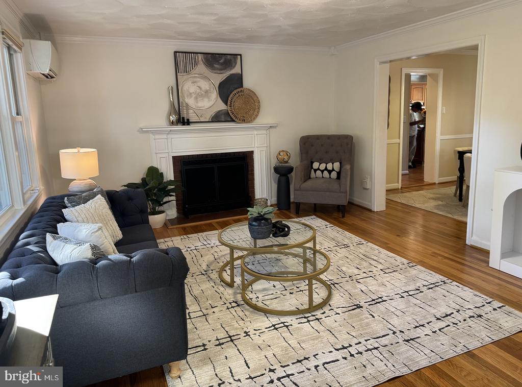 5529 FAIRFAX DRIVE