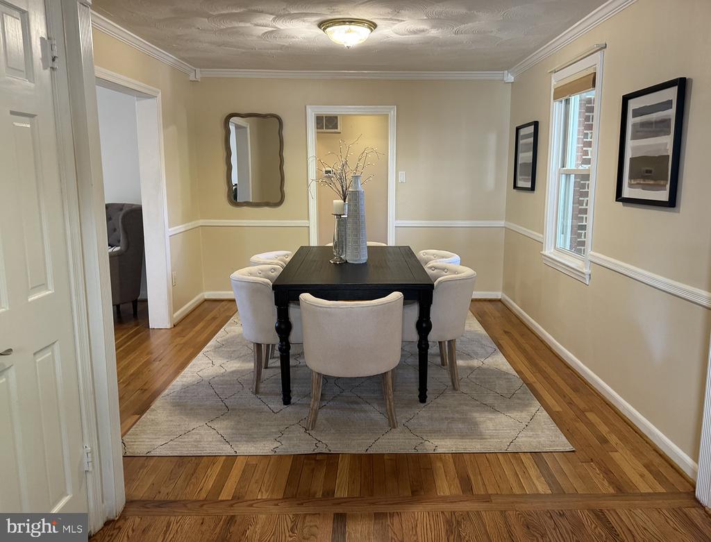 5529 FAIRFAX DRIVE