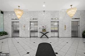 400 MADISON STREET Unit: 802