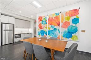 400 MADISON STREET Unit: 802